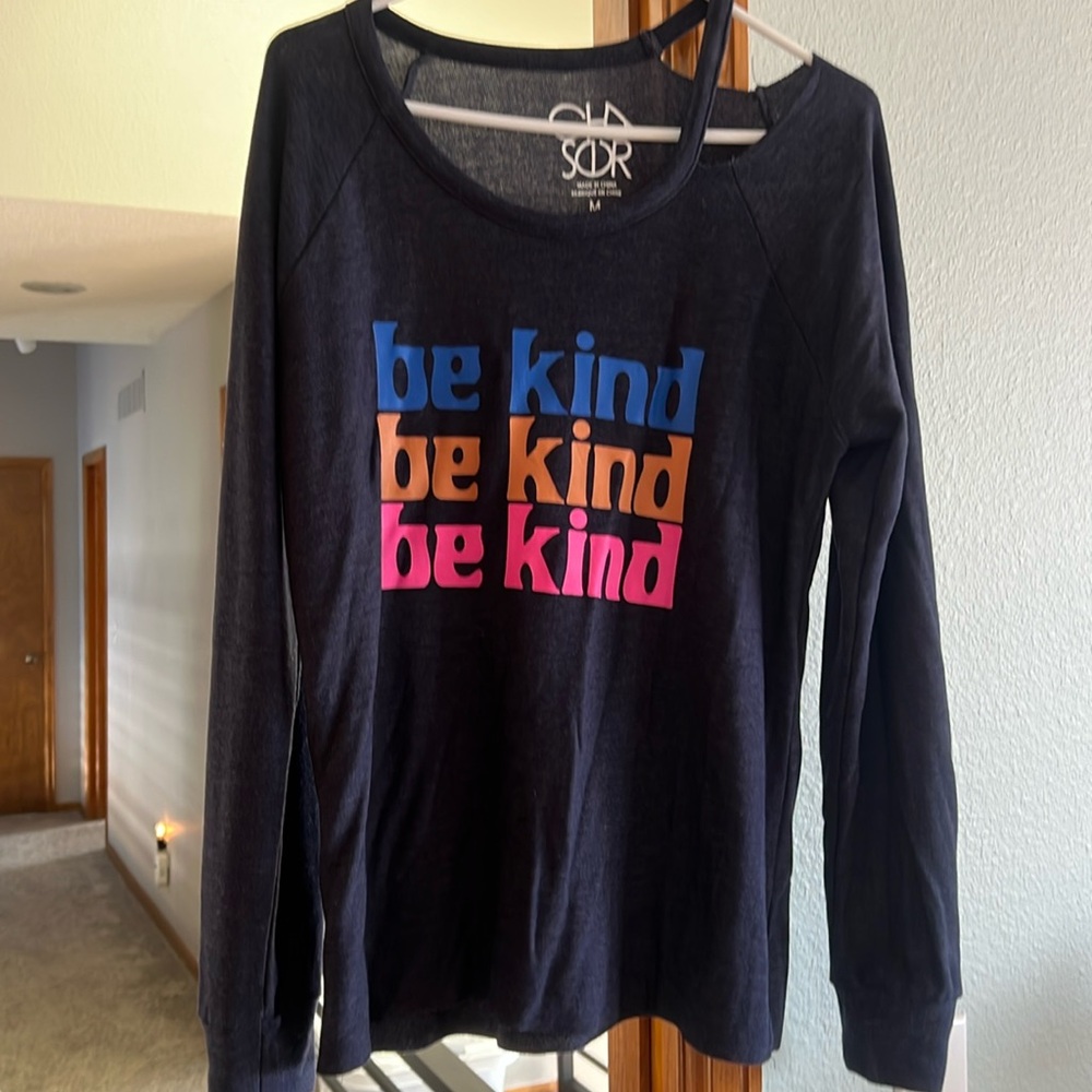 Cute light sweatshirt in great shape